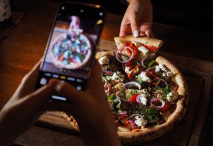 Cara Membuat Desain Menu Restoran Yang Meningkatkan Penjualan Lebih Dari Sekadar Daftar Hidangan