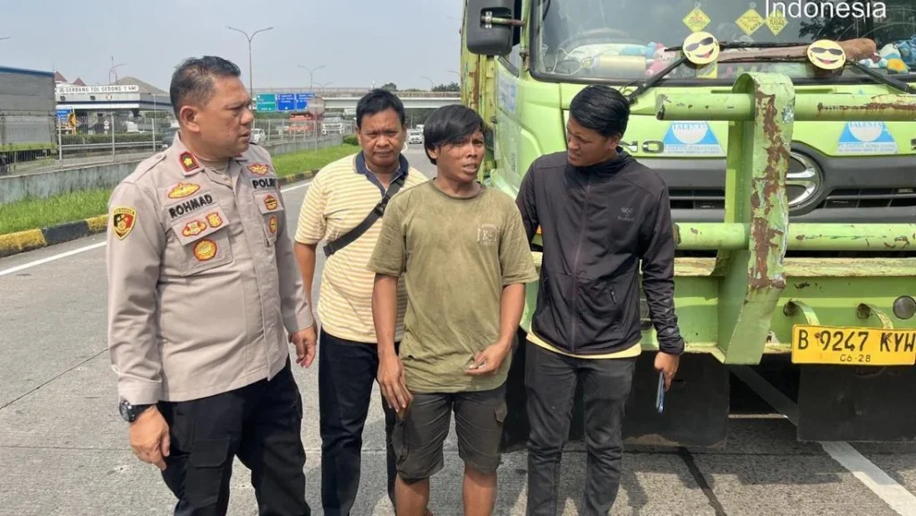 Polisi Bekuk Dua Sopir Angkot Viral Pelaku Lawan Arah Dan Pengrusakan Di Jakarta Timur