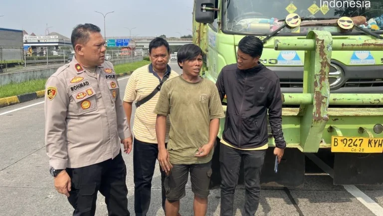 Polisi Bekuk Dua Sopir Angkot Viral Pelaku Lawan Arah Dan Pengrusakan Di Jakarta Timur